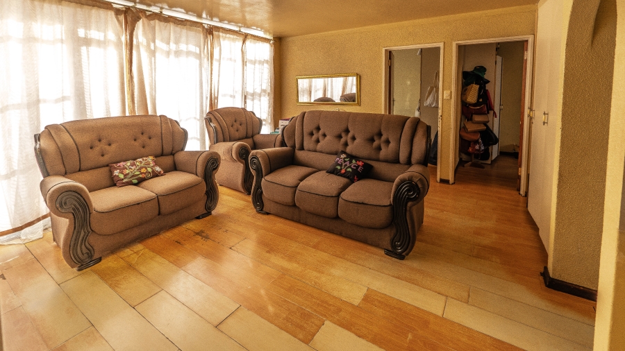 2 Bedroom Property for Sale in Oakdene Western Cape